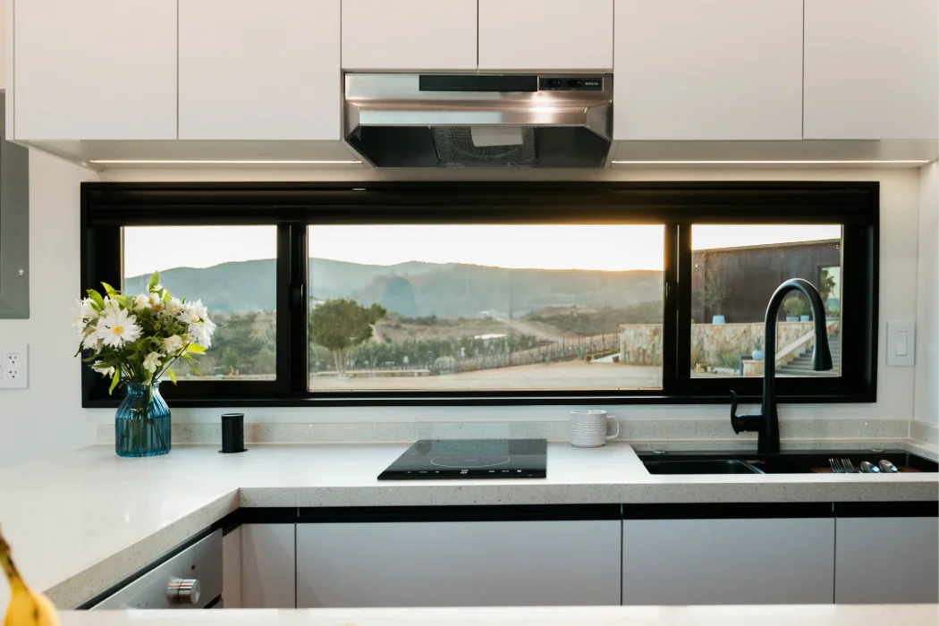 Compact, Clever & Chic