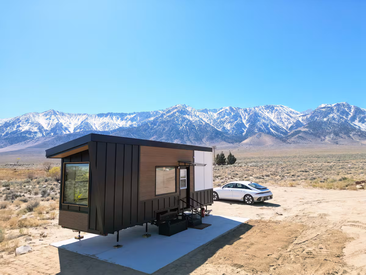 A Clever tiny home in Lone Pine, CA