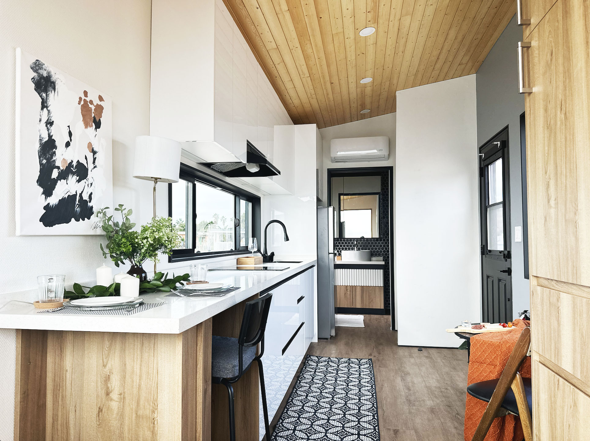 Clever S and its brihgt, open space maximized for livability while nestled in the mountains